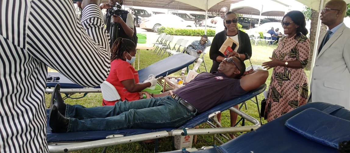 Insurance industry launches campaign to stock blood bank 